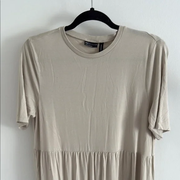 ASOS Design beige tiered maxi dress - Picture 2 of 5